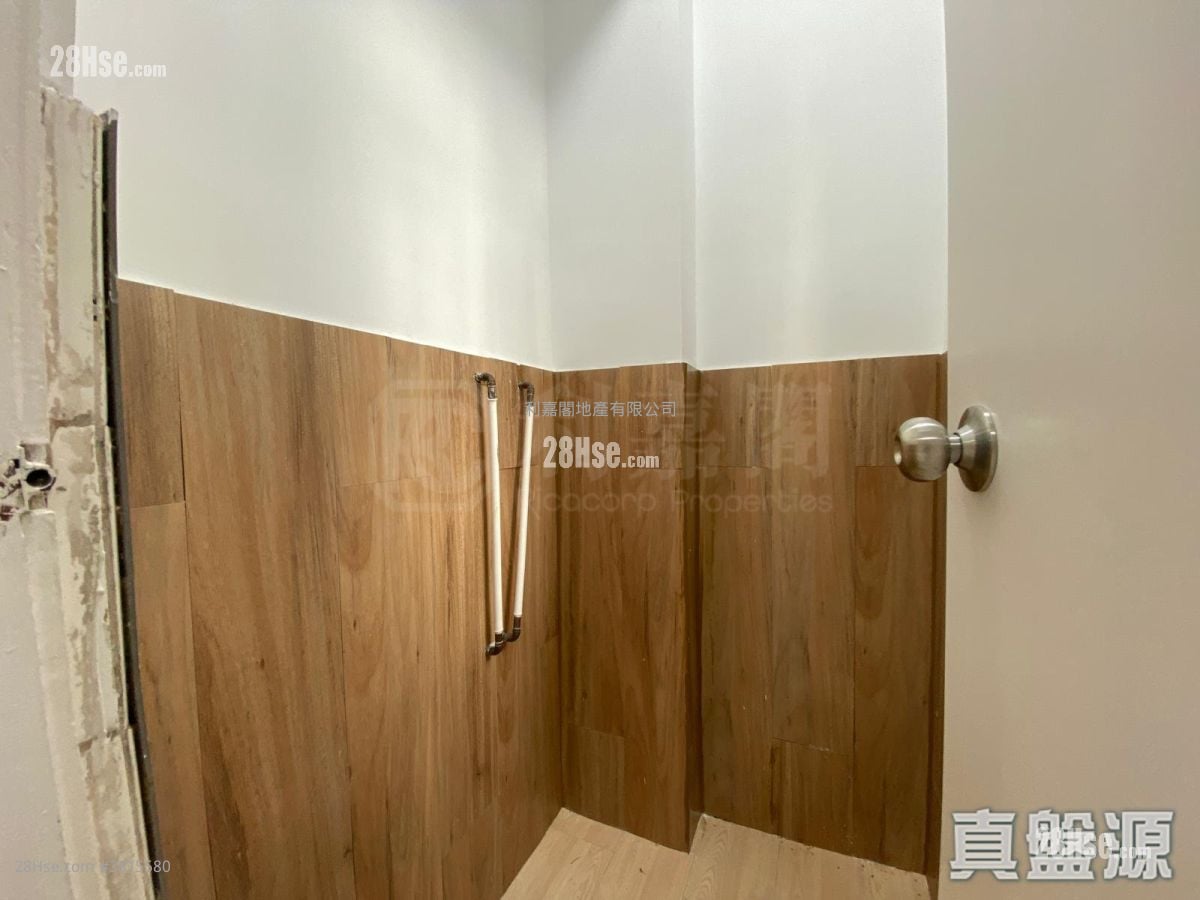 友谊大厦 售盘 3 房 , 2 浴室 783 平方尺