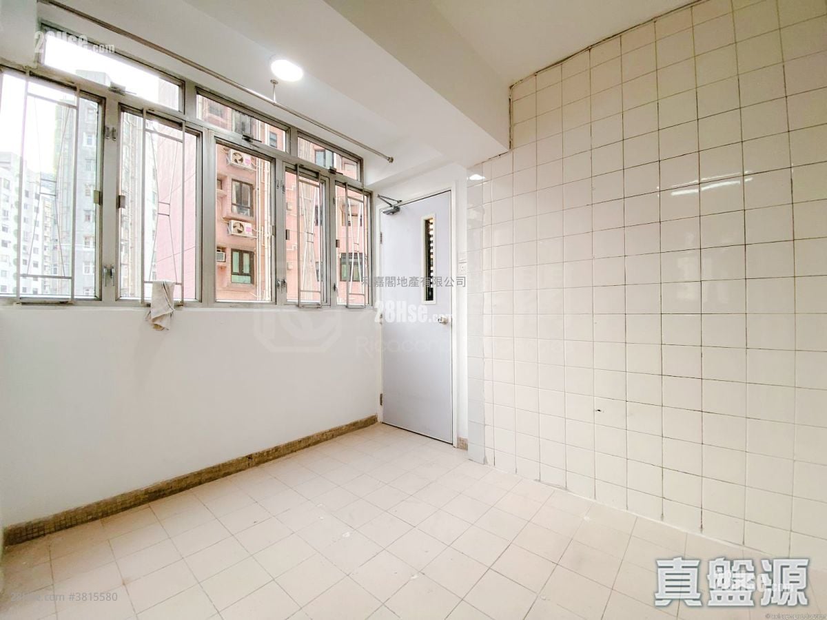 友谊大厦 售盘 3 房 , 2 浴室 783 平方尺