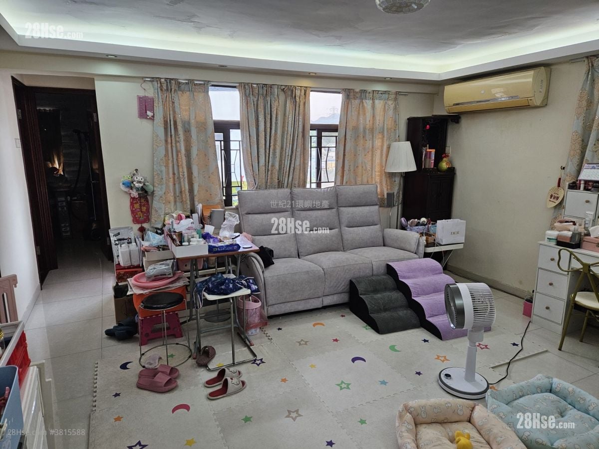 村屋 租盤 4 房 , 3 浴室 1,400 平方呎