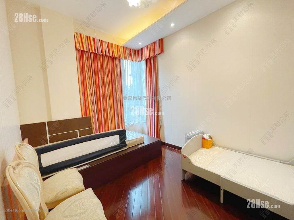 Miami Crescent Sell 4 Bedrooms