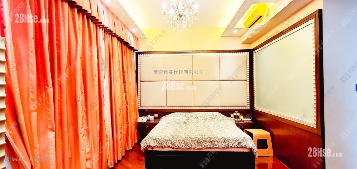 Miami Crescent Sell 4 Bedrooms