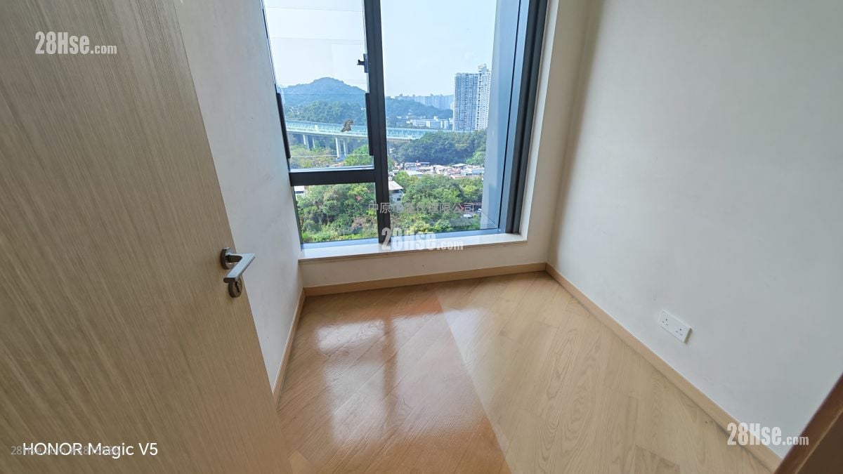 The Regent Rental 3 Bedrooms , 1 Bathroom 597 ft²