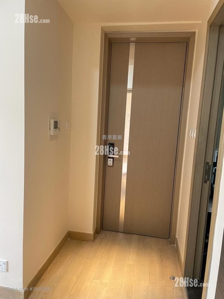 Giovane Sell 2 Bedrooms , 1 Bathroom 340 ft²