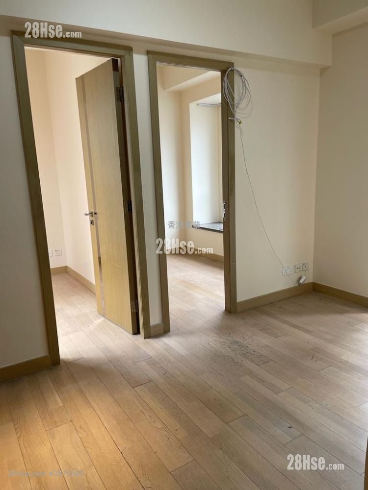 Giovane Sell 2 Bedrooms , 1 Bathroom 340 ft²