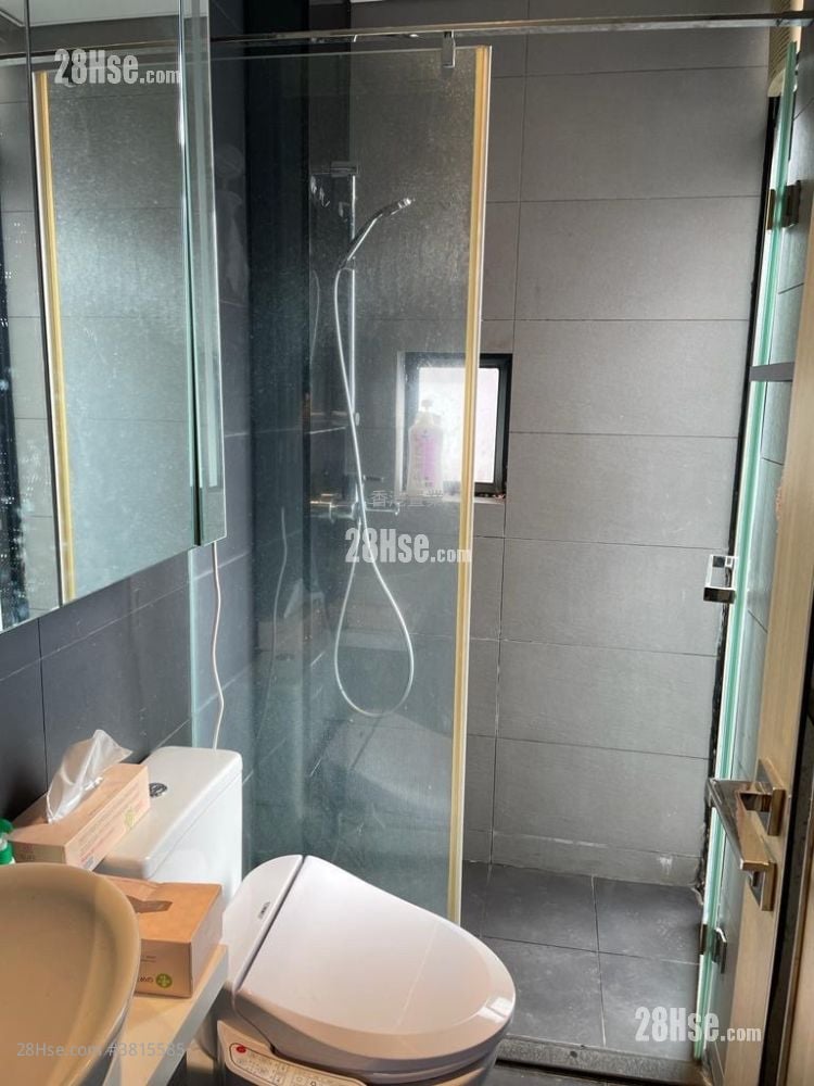 Giovane Sell 2 Bedrooms , 1 Bathroom 340 ft²