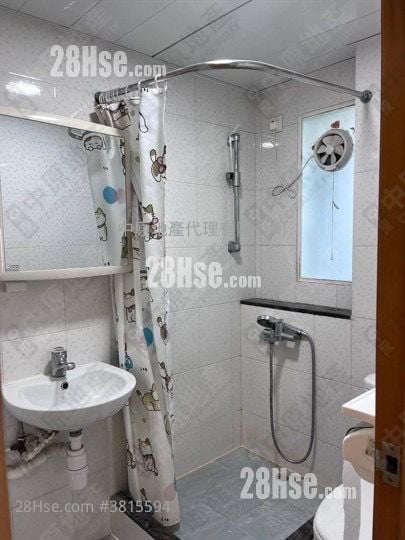 Ching Wah Court Sell 2 Bedrooms , 1 Bathroom 438 ft²
