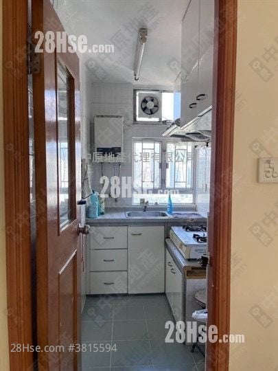 Ching Wah Court Sell 2 Bedrooms , 1 Bathroom 438 ft²
