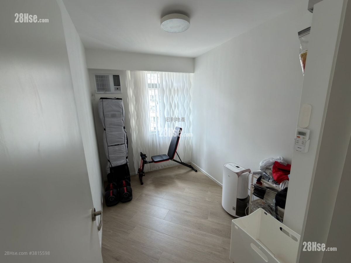 Greenwood Terrace Sell 3 Bedrooms , 1 Bathroom 646 ft²