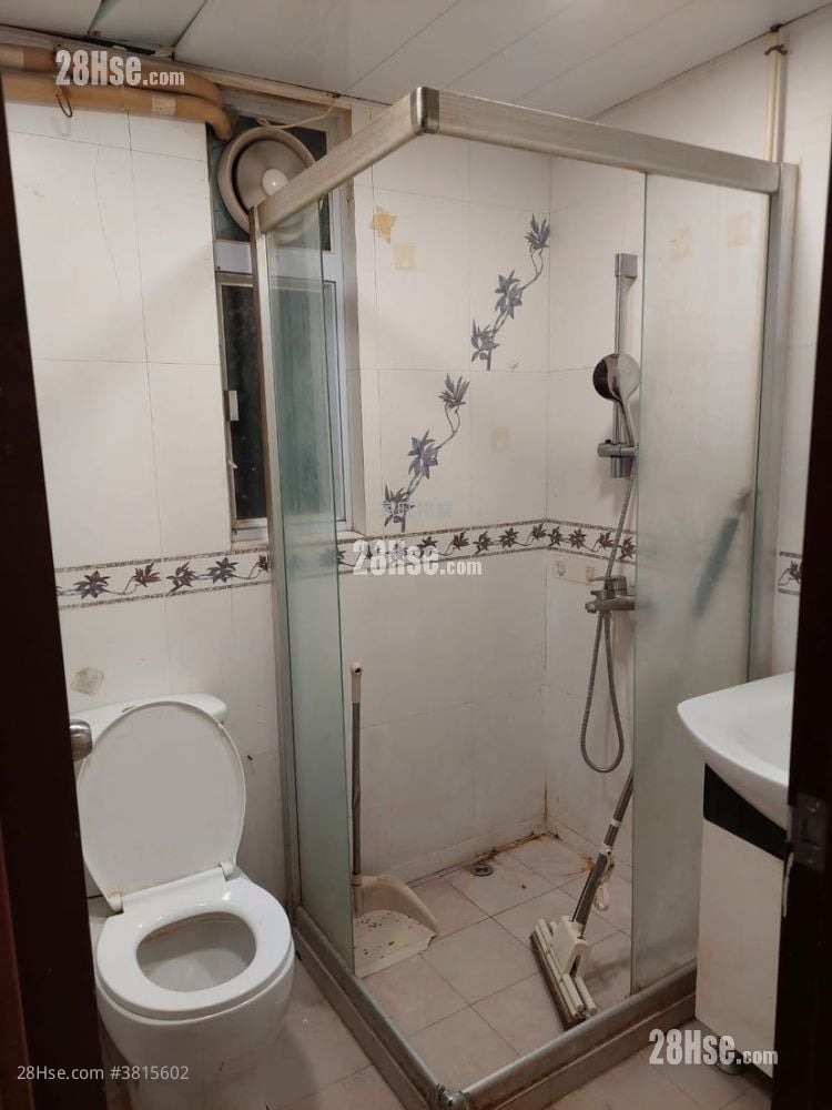 Cheung Ling Mansion Sell 3 Bedrooms , 2 Bathrooms 837 ft²