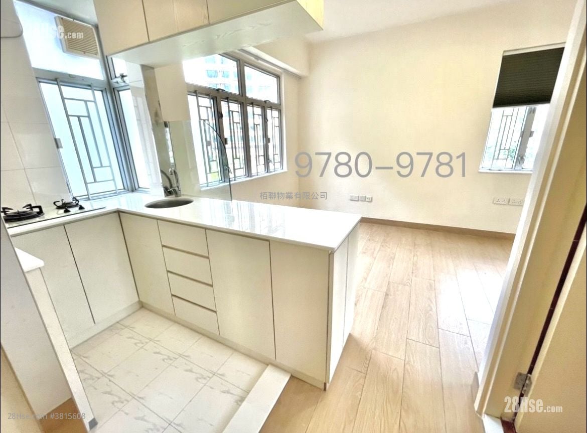 Manner Court Sell Studio , 1 Bathroom 249 ft²