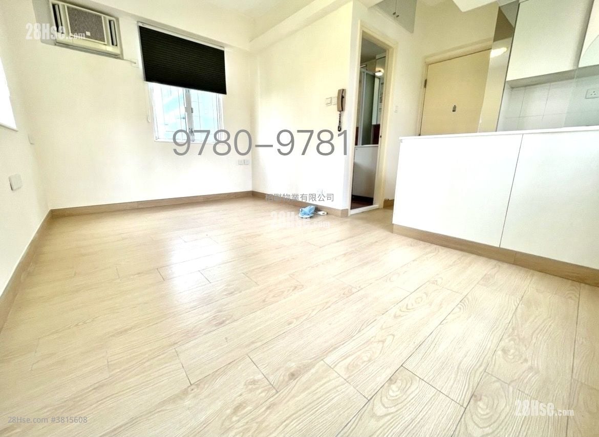 Manner Court Sell Studio , 1 Bathroom 249 ft²