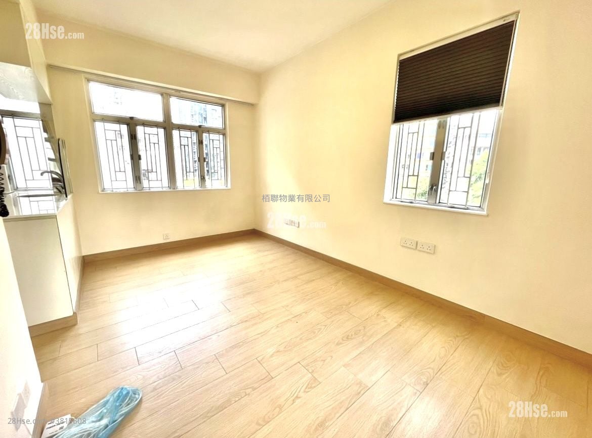 Manner Court Sell Studio , 1 Bathroom 249 ft²