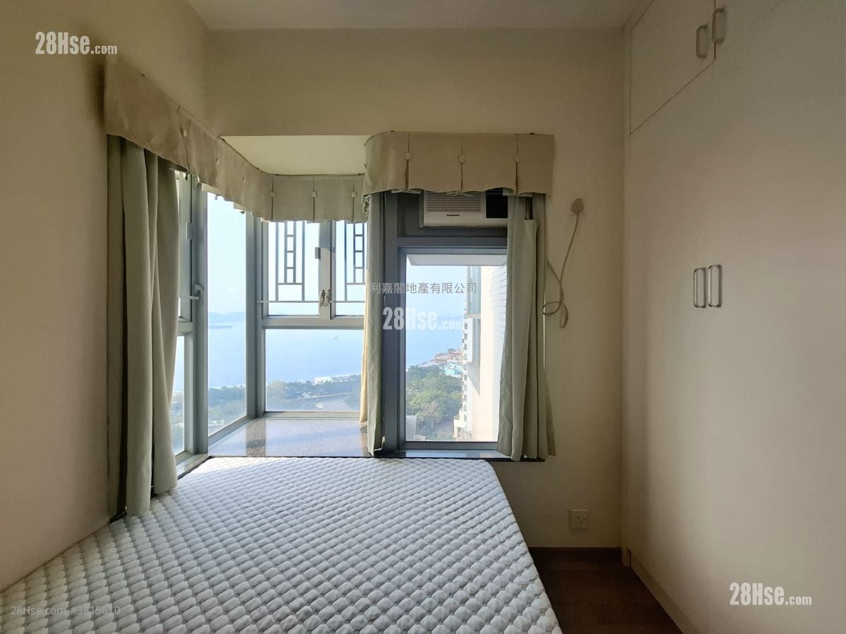 Seaview Crescent Sell 2 Bedrooms , 1 Bathroom 568 ft²