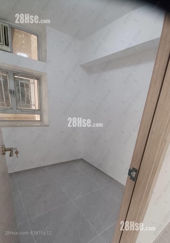 Ching Wah Court Sell 2 Bedrooms , 1 Bathroom 363 ft²