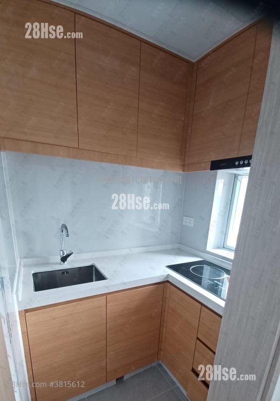 Ching Wah Court Sell 2 Bedrooms , 1 Bathroom 363 ft²