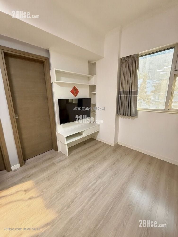 Poga Building Rental 2 Bedrooms , 1 Bathroom 318 ft²