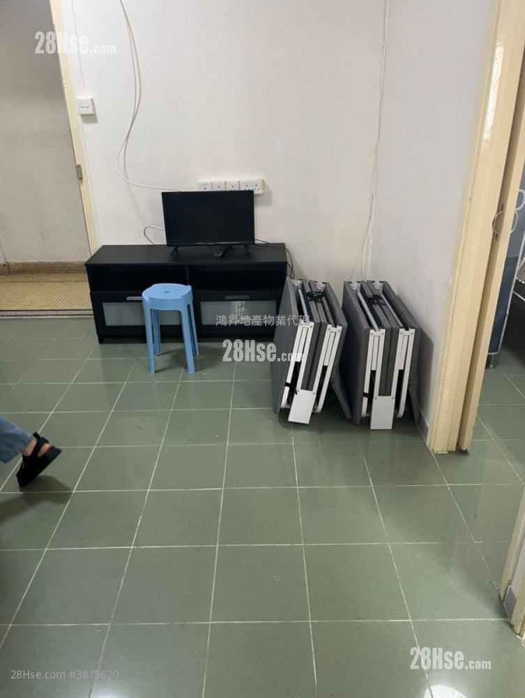 Golden Mansion Rental 2 Bedrooms , 1 Bathroom 264 ft²