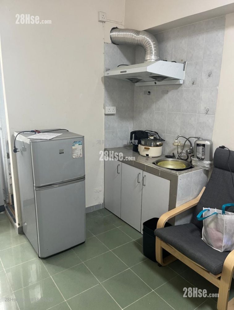 Golden Mansion Rental 2 Bedrooms , 1 Bathroom 264 ft²