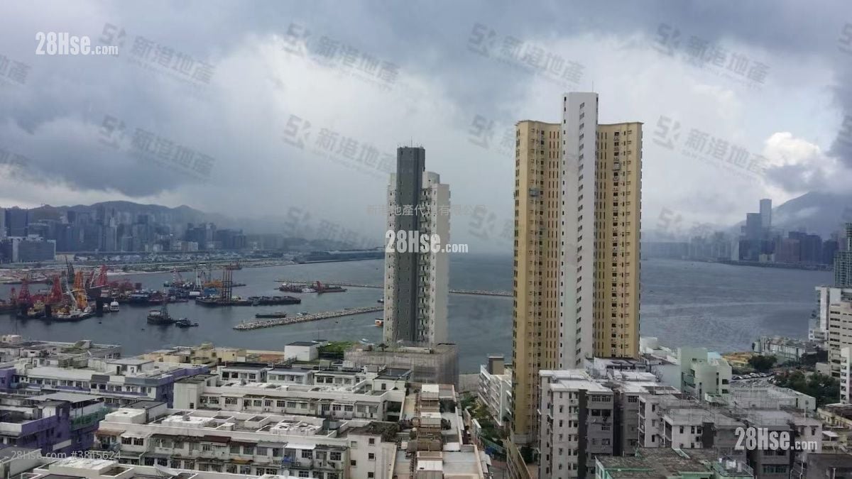 City Hub Sell 2 Bedrooms , 1 Bathroom 536 ft²