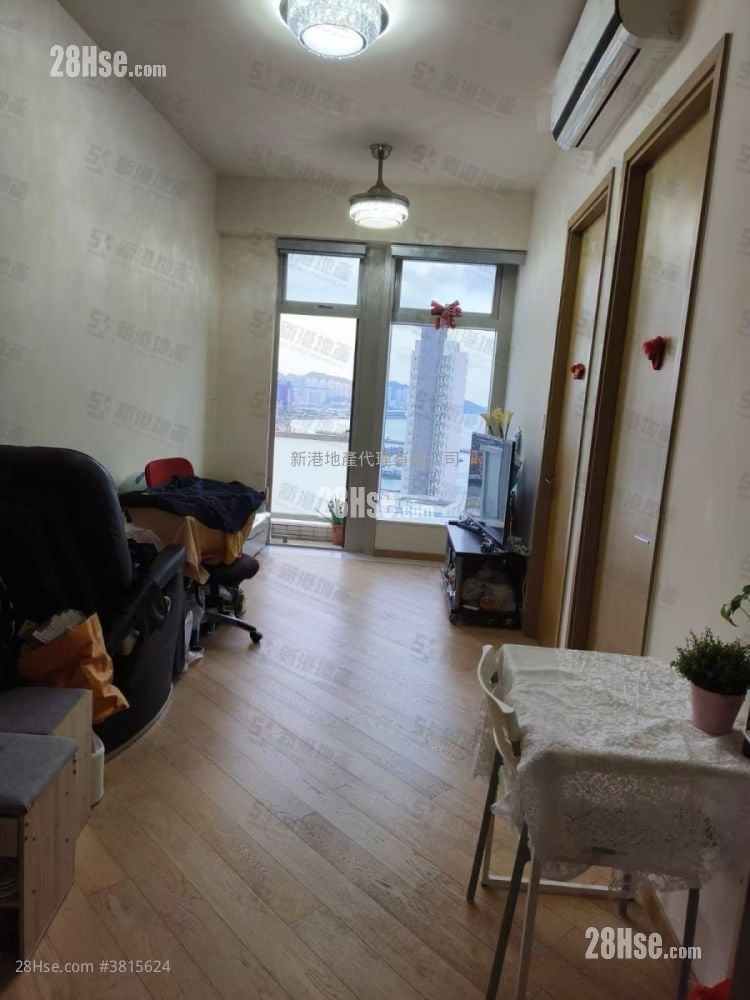 City Hub Sell 2 Bedrooms , 1 Bathroom 536 ft²