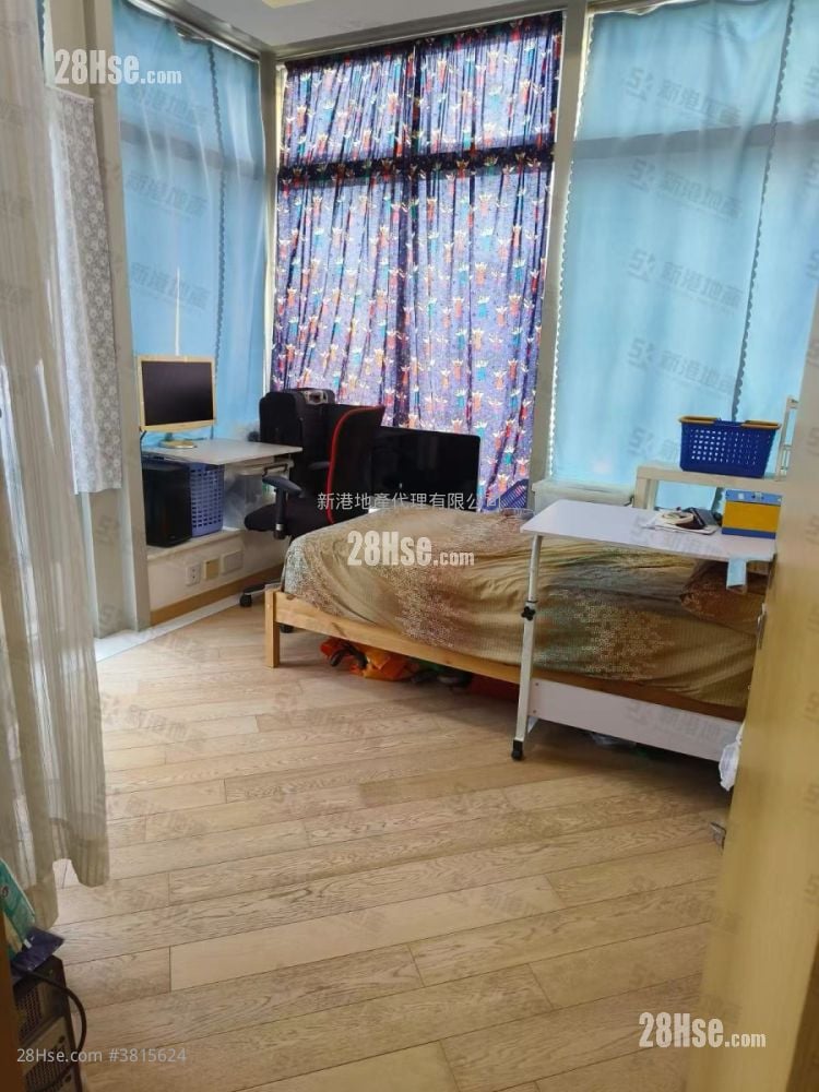 City Hub Sell 2 Bedrooms , 1 Bathroom 536 ft²