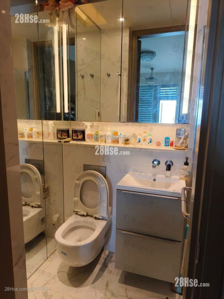 City Hub Sell 2 Bedrooms , 1 Bathroom 536 ft²