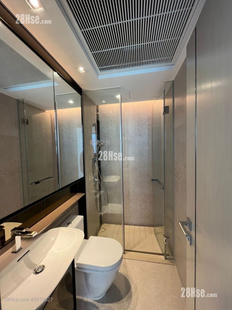 Downtown 38 售盘 1 房 , 1 浴室 300 平方尺