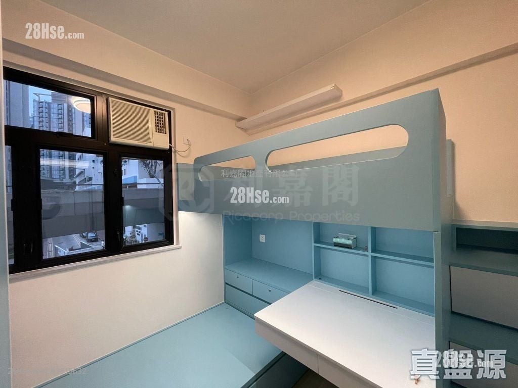 和富大樓 售盤 3 房 429 平方呎