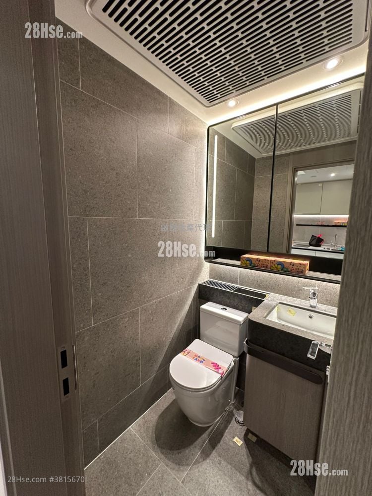 Novo Land 租盘 1 浴室 237 平方尺