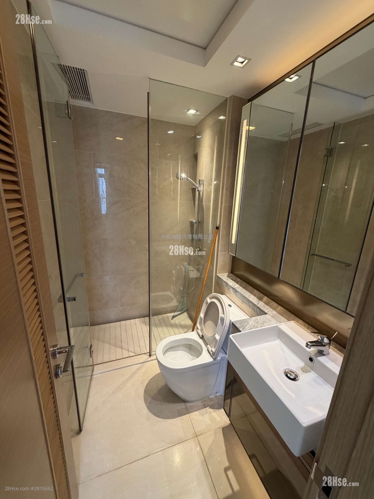 东环 租盘 2 房 , 2 浴室 484 平方尺