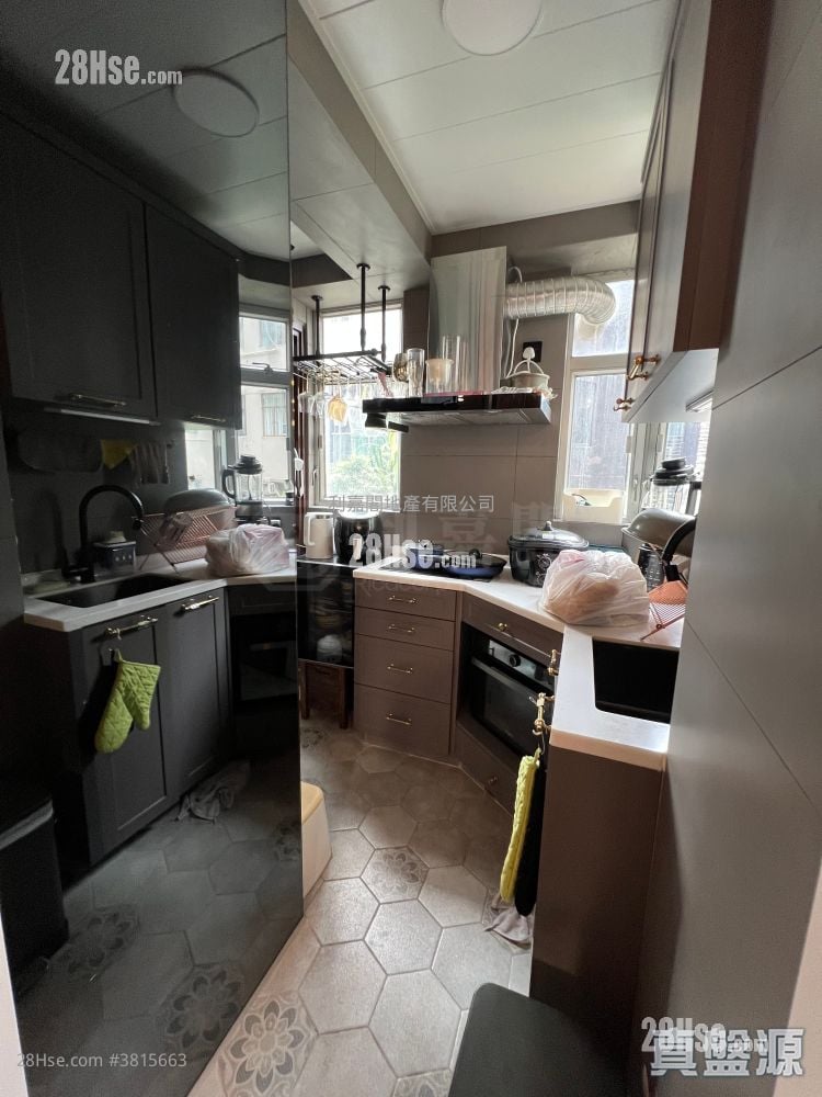 Tim Po Court Sell 2 Bedrooms 493 ft²