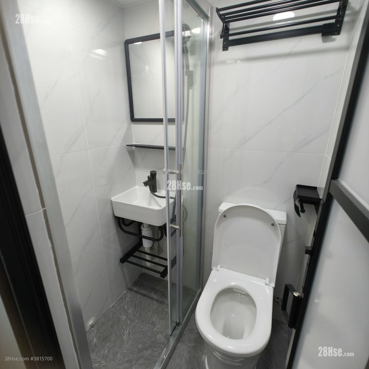 Golden Crown Court Rental 2 Bedrooms , 1 Bathroom 180 ft²