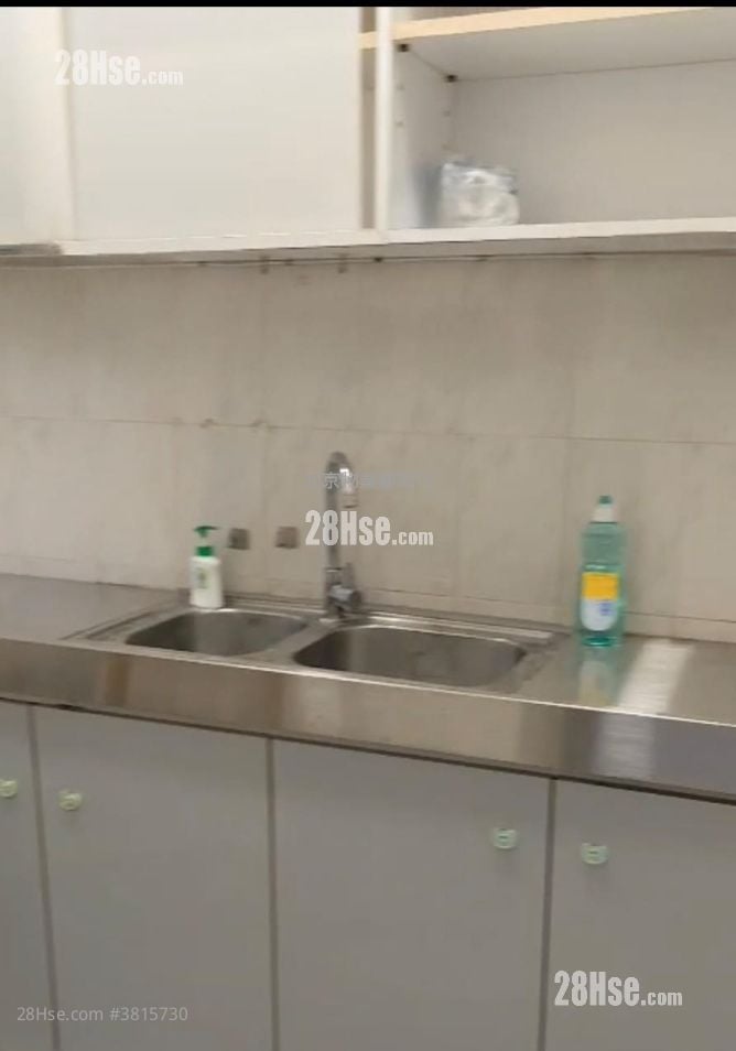 厨房: 唐楼 租盘 2 房 , 1 浴室 505 平方尺