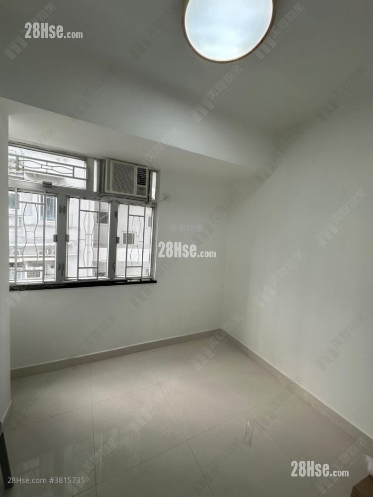 Kwai Fung Building Sell 2 Bedrooms 270 ft²