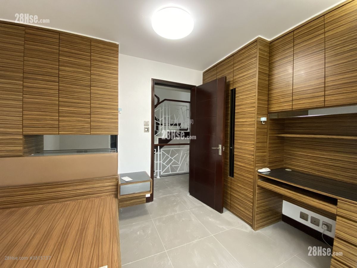 村屋 租盘 1,400 平方尺