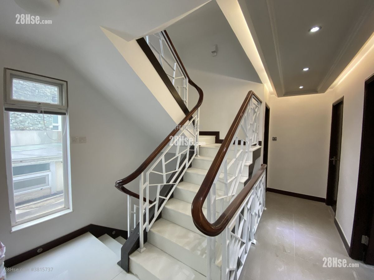 村屋 租盘 1,400 平方尺