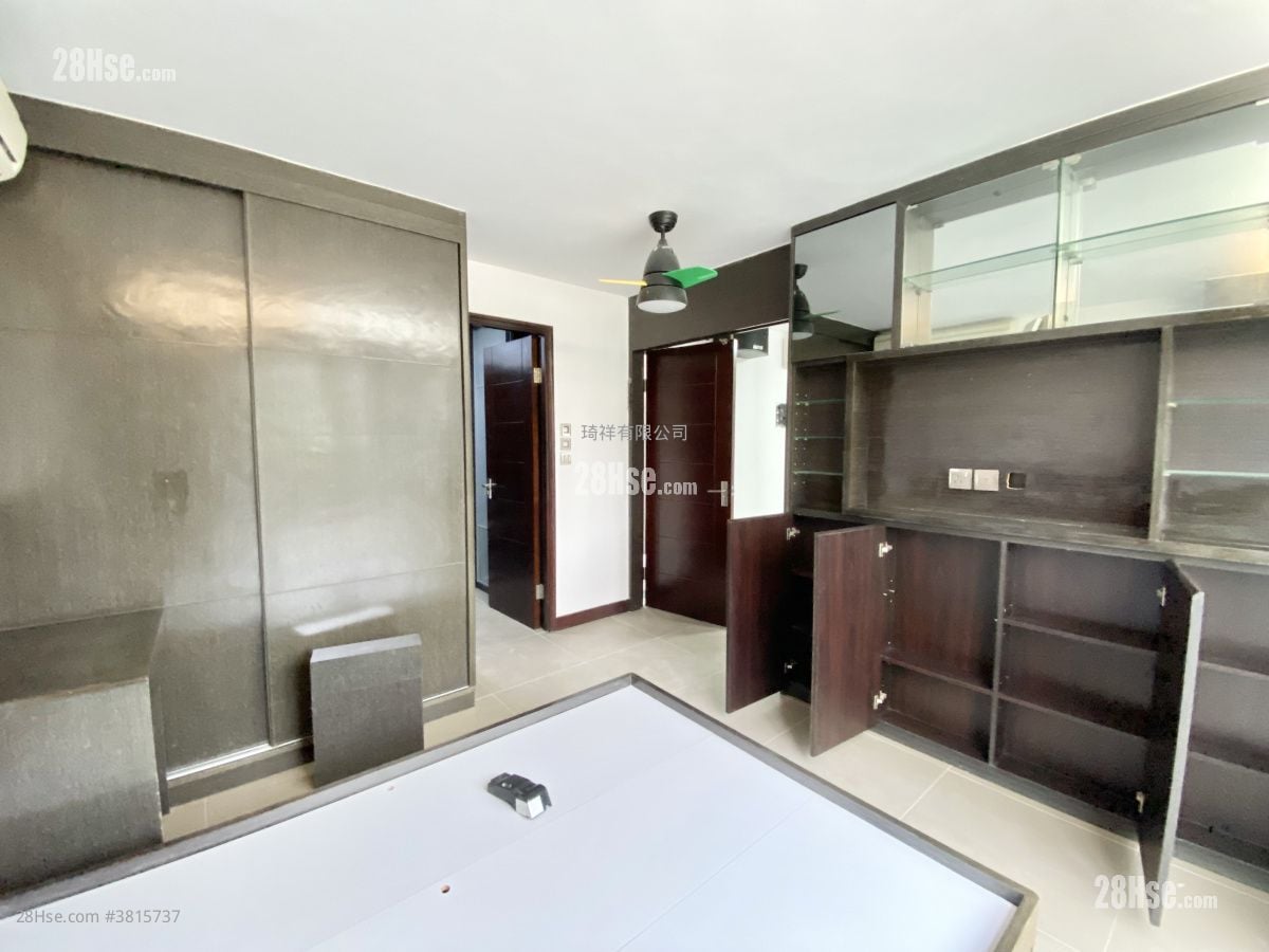 村屋 租盘 1,400 平方尺