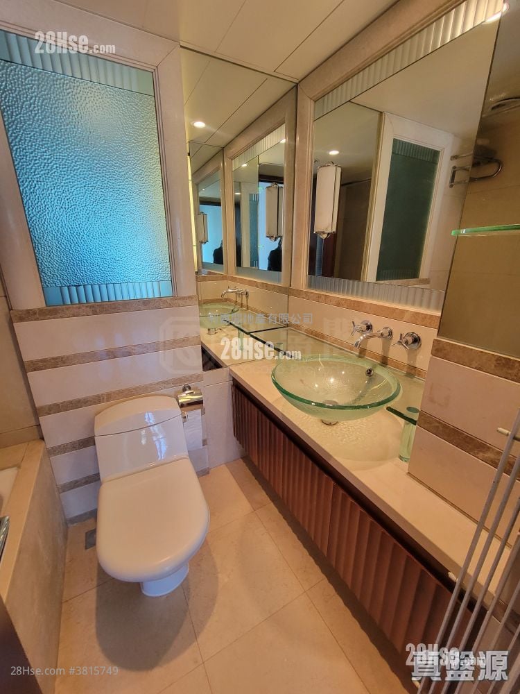 The Harbourside Rental 2 Bedrooms , 2 Bathrooms 755 ft²