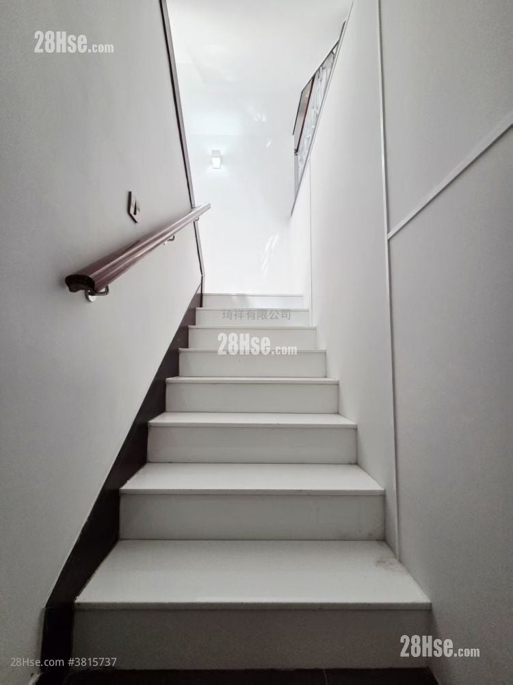 村屋 租盘 1,400 平方尺