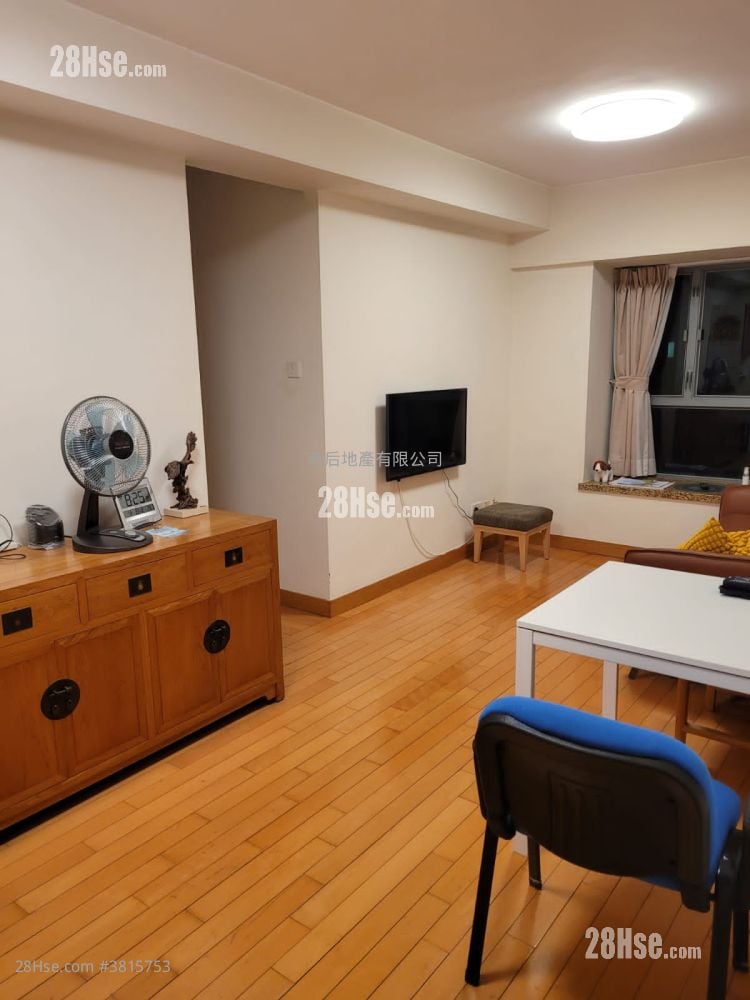 Queen's Terrace Sell 3 Bedrooms , 1 Bathroom 520 ft²