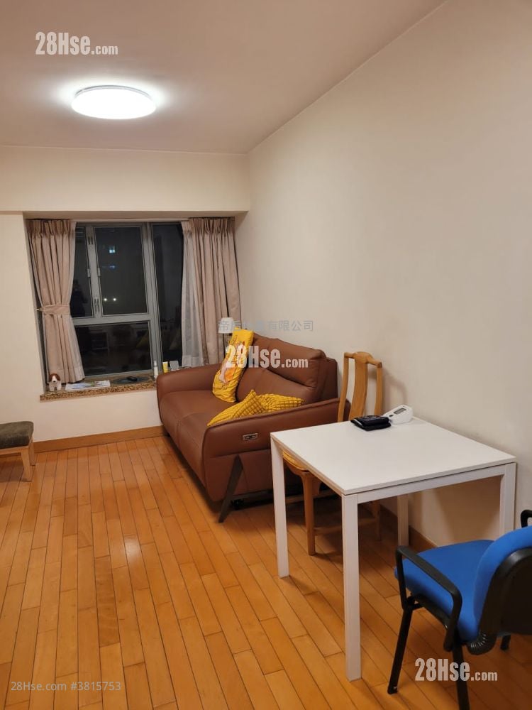 Queen's Terrace Sell 3 Bedrooms , 1 Bathroom 520 ft²