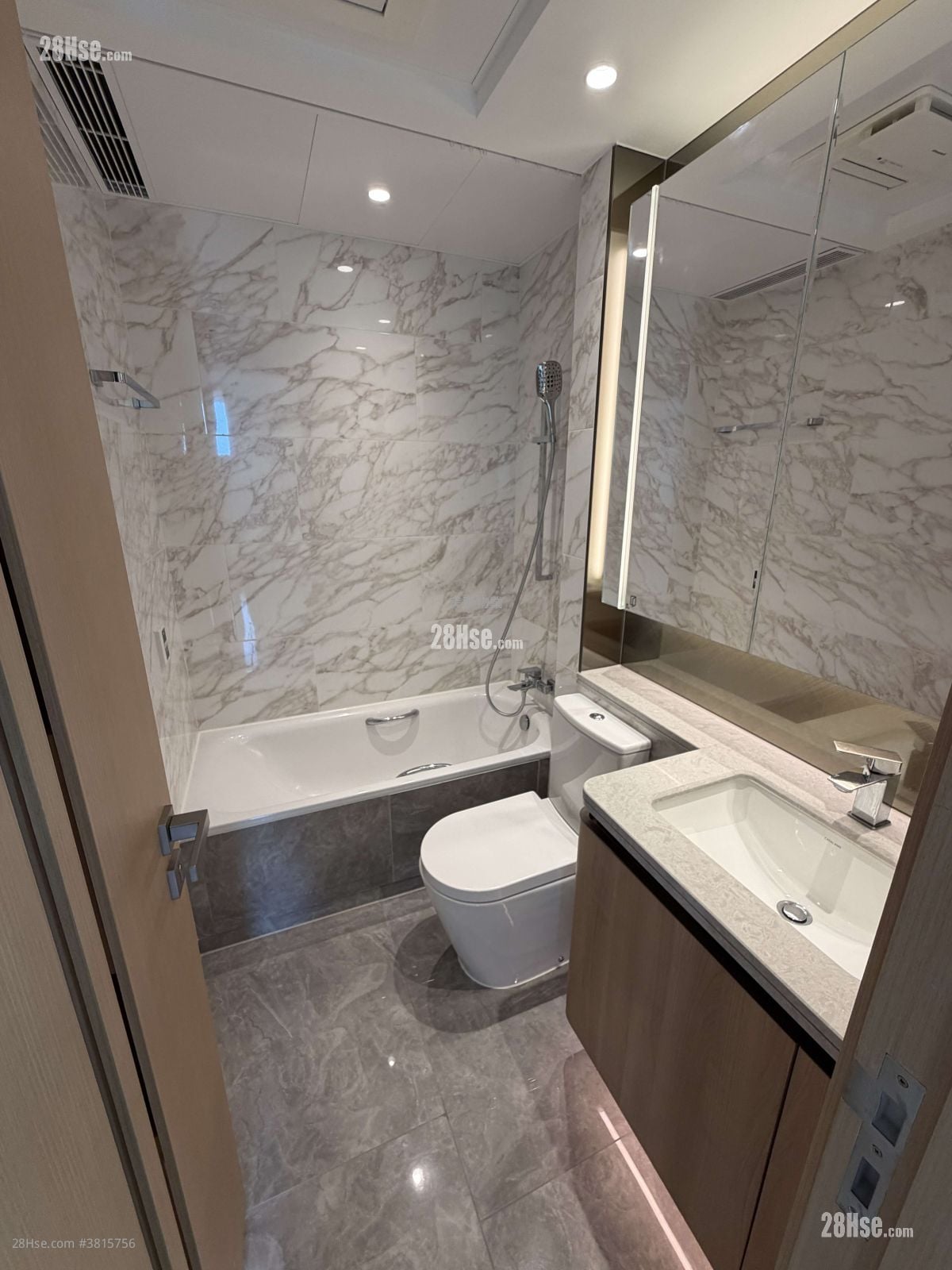 柏珑 租盘 2 房 , 1 浴室 444 平方尺