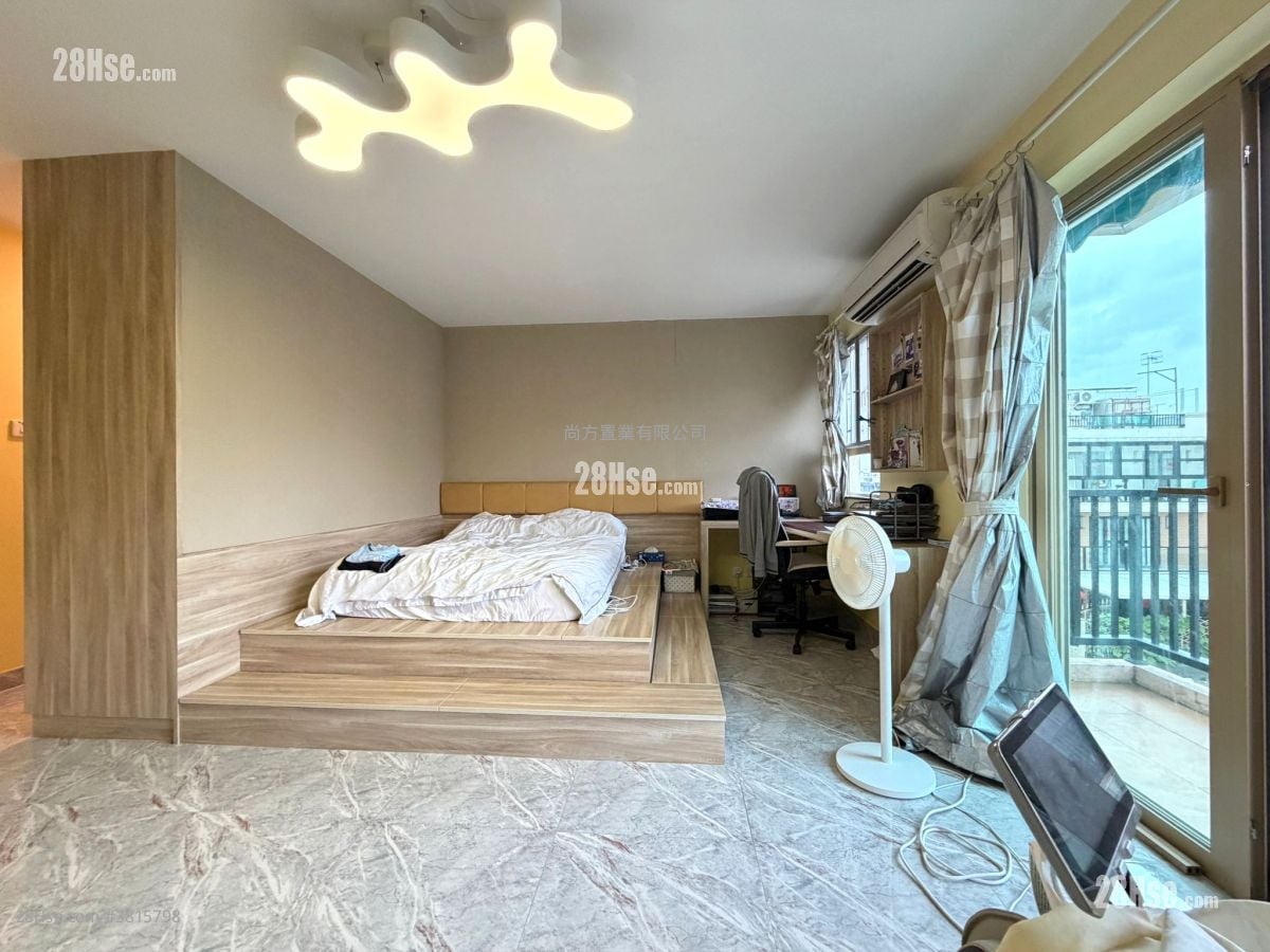 主人房: 村屋 售盤 4 房 , 3 浴室 1,400 平方呎