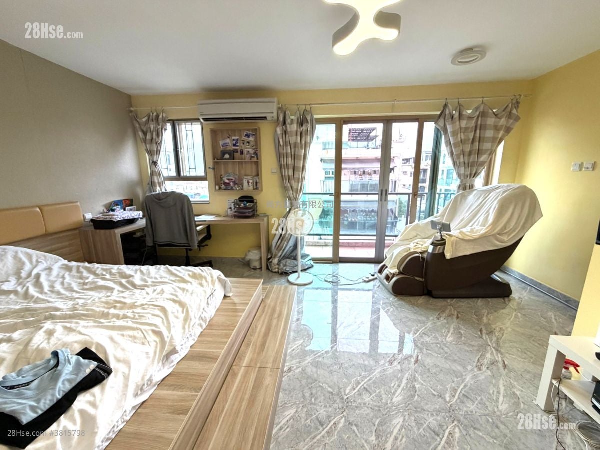 主人房: 村屋 售盤 4 房 , 3 浴室 1,400 平方呎