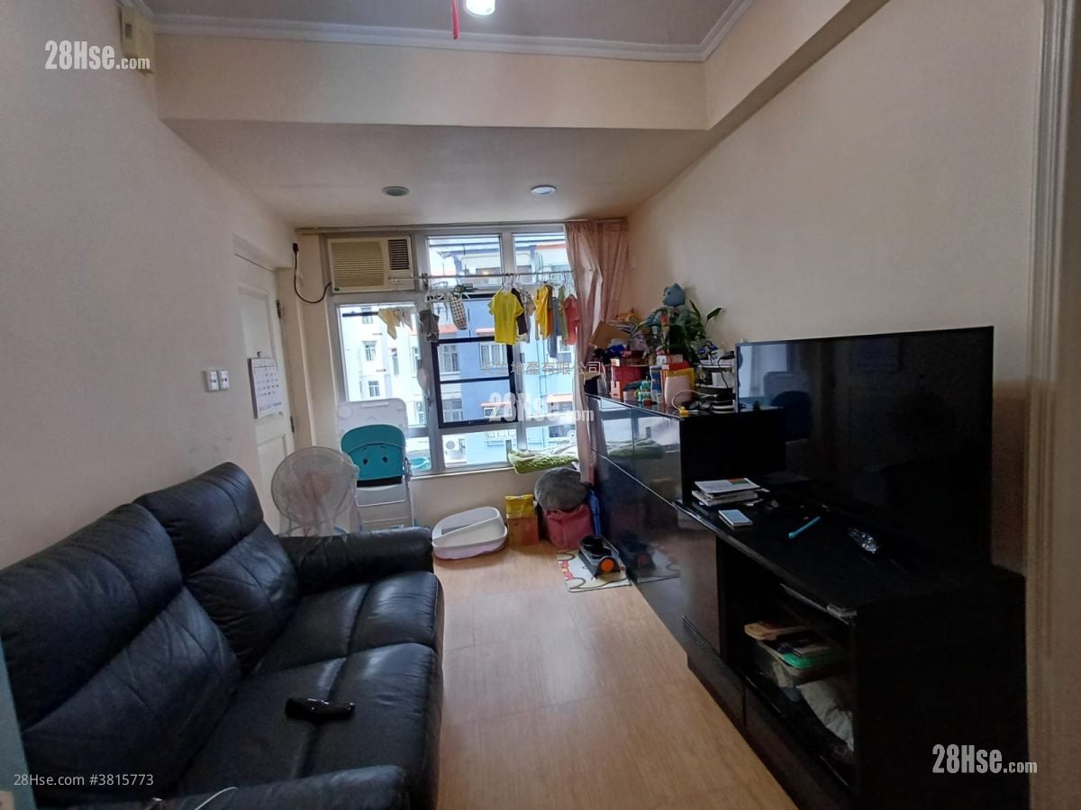 Bo Ming Court Sell 2 Bedrooms , 1 Bathroom 302 ft²