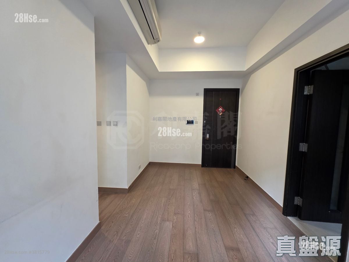 天寰 租盤 438 平方呎