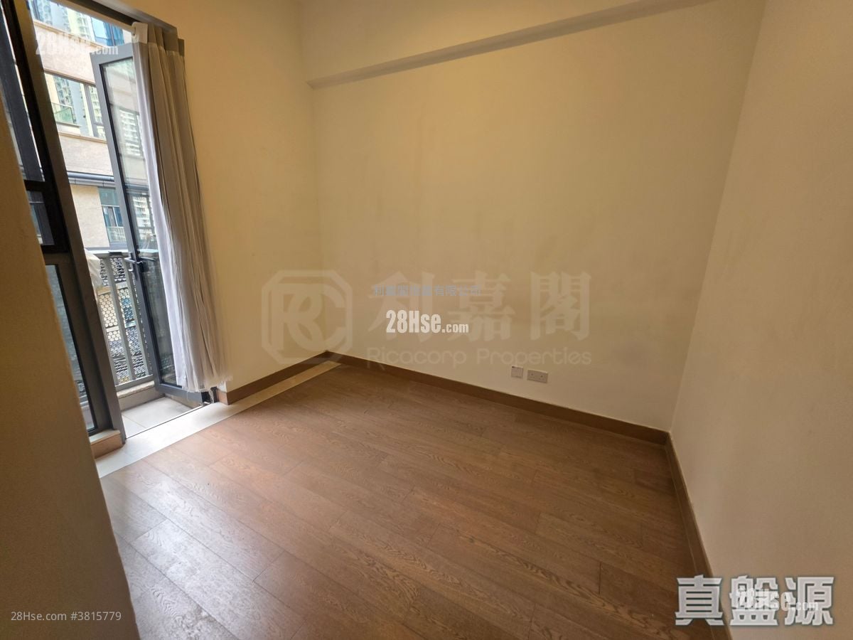 天寰 租盤 438 平方呎