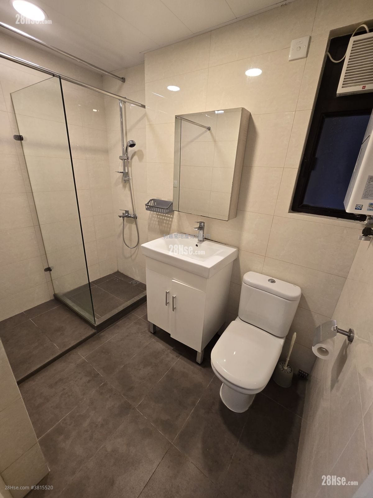 Ho On Mansion Sell 3 Bedrooms , 2 Bathrooms 753 ft²