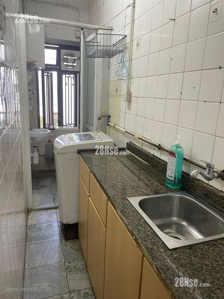 高升大厦(德辅道西) 租盘 2 房 , 1 浴室 300 平方尺