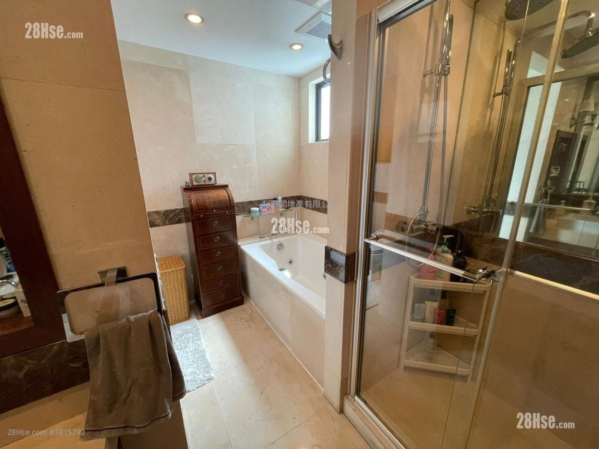 玫瑰新邨 售盘 3 房 , 3 浴室 2,000 平方尺